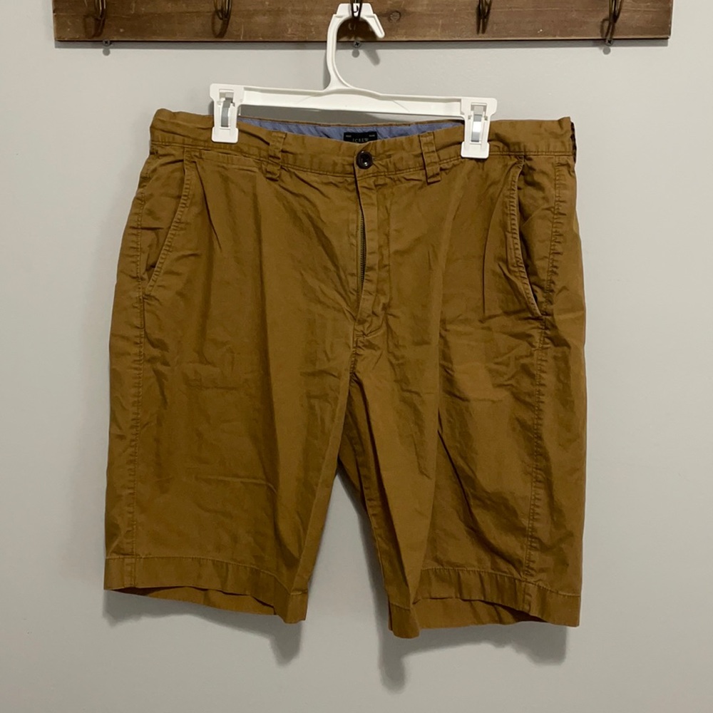 J Crew Club dark brown shorts!! Size 35"W 11"L✨ Great condition!! ✨
